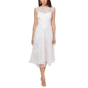 Xscape Womens Lace Applique Cocktail And Party Dress in Winter White‎ Size 8 NWT